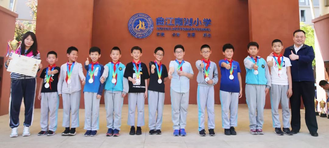 第二届校园足球赛拉开帷幕,曲江新区首届校园足球联赛