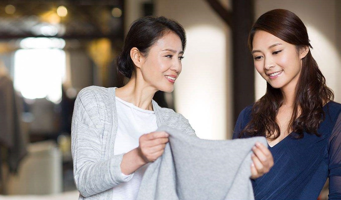 小县城服装店一个月能赚多少钱,小型服装店一年能赚多少钱