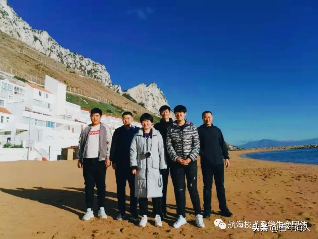 这个小妮不简单,乡下丫头不简单