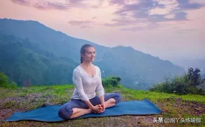 瑜伽双莲花盘,瑜伽盘莲花的功效与作用