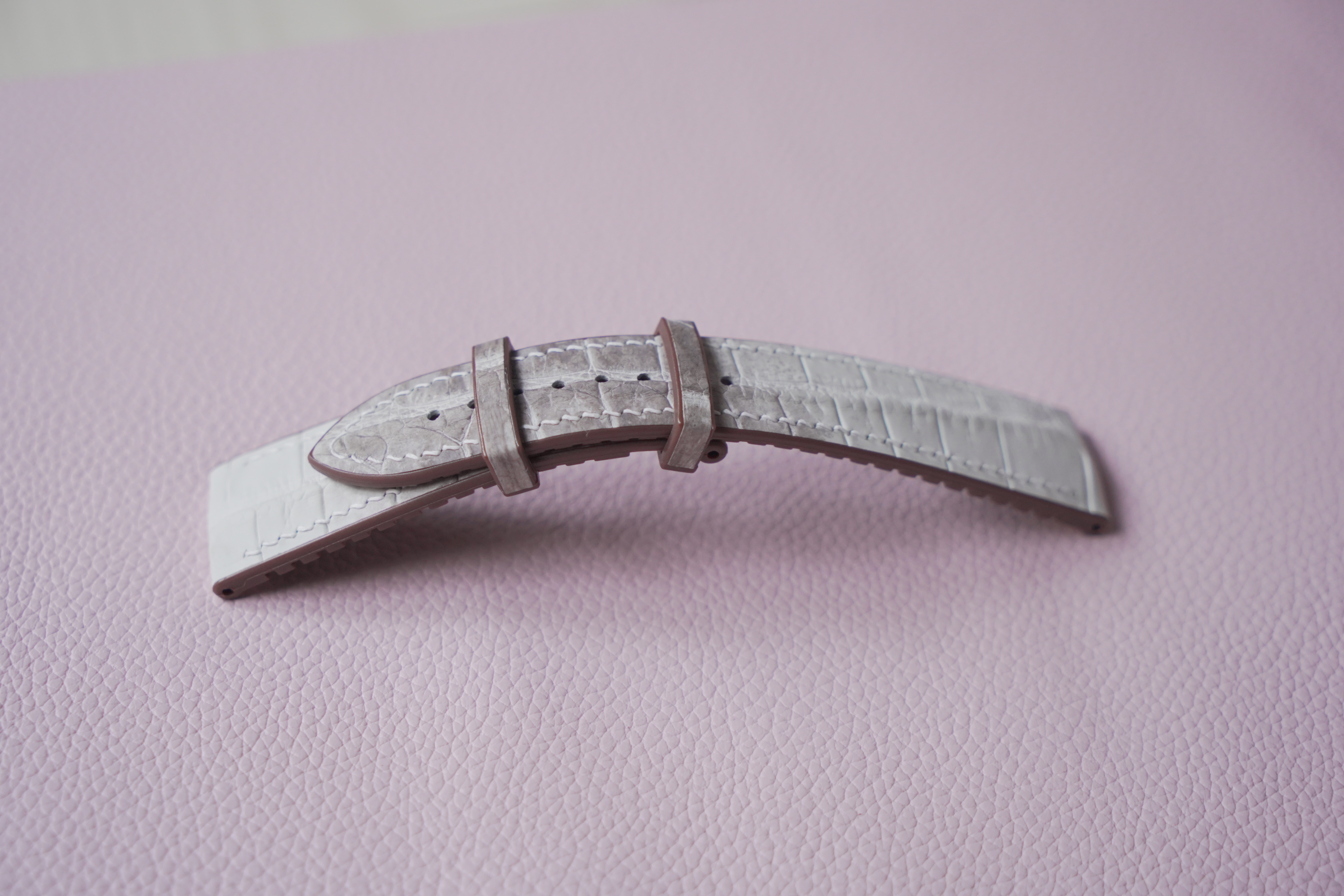 夏天戴手表用什么表带比较好,华为手表夏天戴什么表带