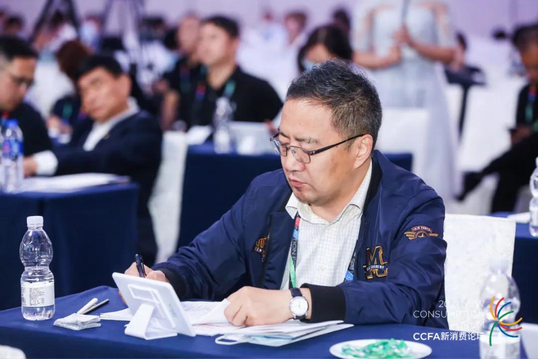 统一润滑油亮相中国特许加盟大会，发布itongyi数字化平台4.0版本