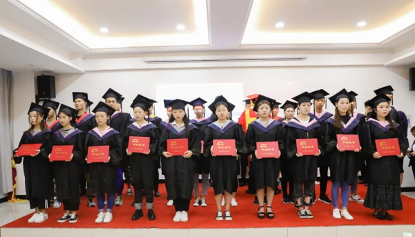 江苏初中毕业上职校选什么专业,初中毕业去职高学什么技术比较好