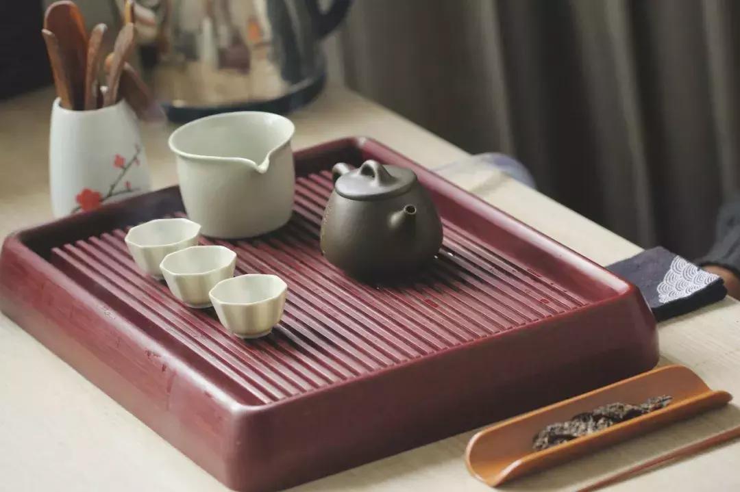 干泡茶盘和湿泡茶盘有什么分别,泡茶干泡与湿泡