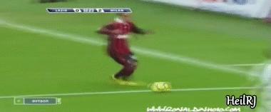 罗纳尔迪尼奥神龙摆尾,罗纳尔迪尼奥蝎子摆尾集锦