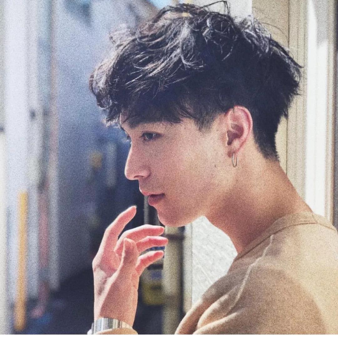 轻熟风小狼狗发型,小狼狗发型短发方脸