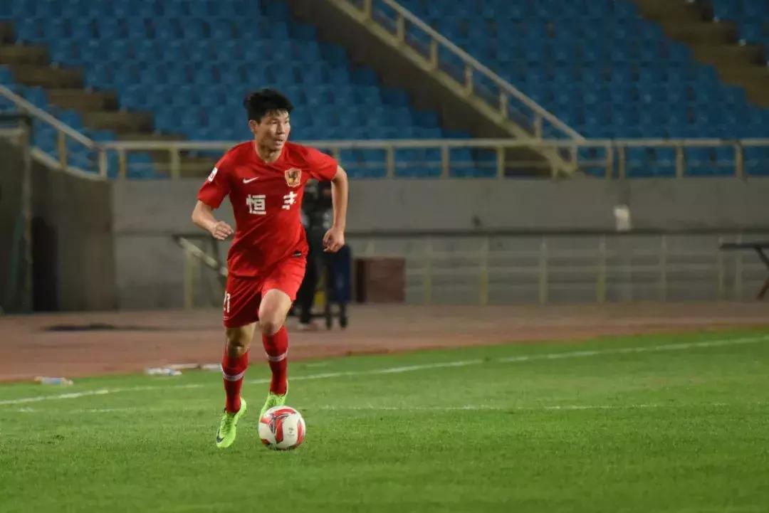 贵州恒丰主场迎战浙江绿城,耶拉维奇进球图片