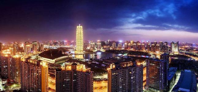 「郑州晚报」社长评论：我们的豪情和梦想在奔跑路上激荡