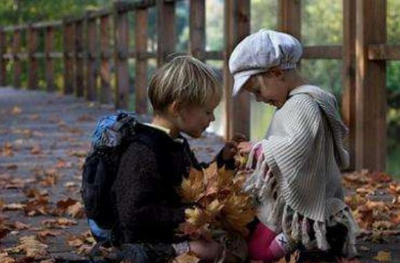 巴西舞蹈家进行“艺术”表演，一位母亲行为引众怒，性教育不可少