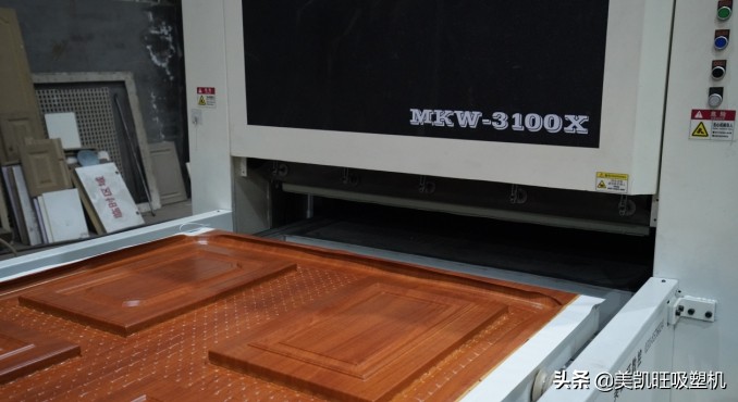 模压门板成型工艺有哪些,模压门生产过程