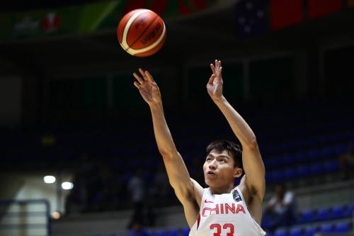 在成为CBA明星队替补球员前，吴前竟还有这样不堪的经历？