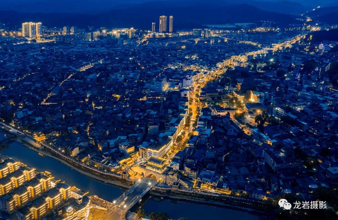 @龙岩人，让我们跟随无人机，一起飞跃闽西