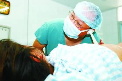 产科男医生的“一阳指”，为啥“过来人”都不愿意再提？