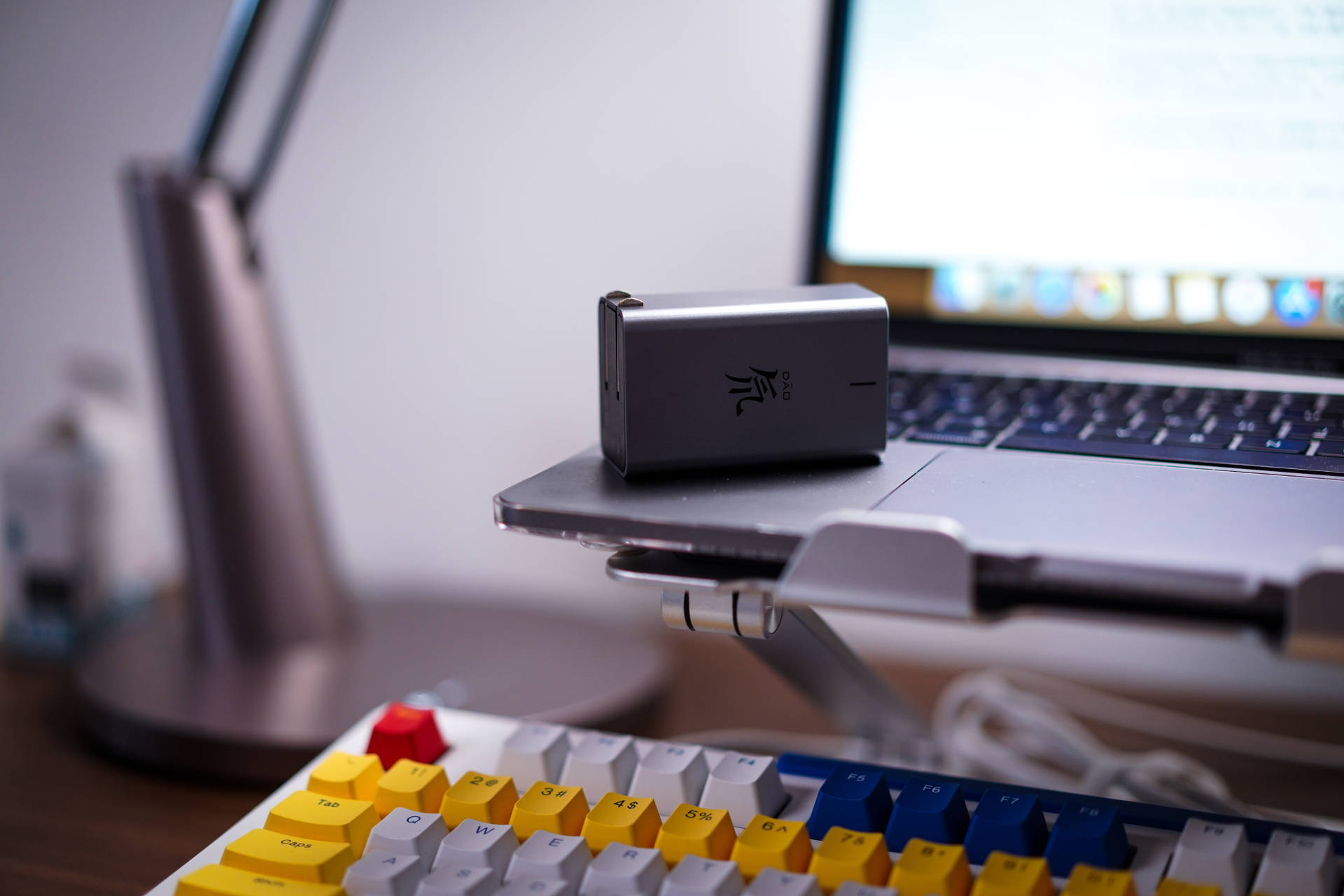 换完Mac又血亏2000，6000字聊聊好用的打工人苹果配件