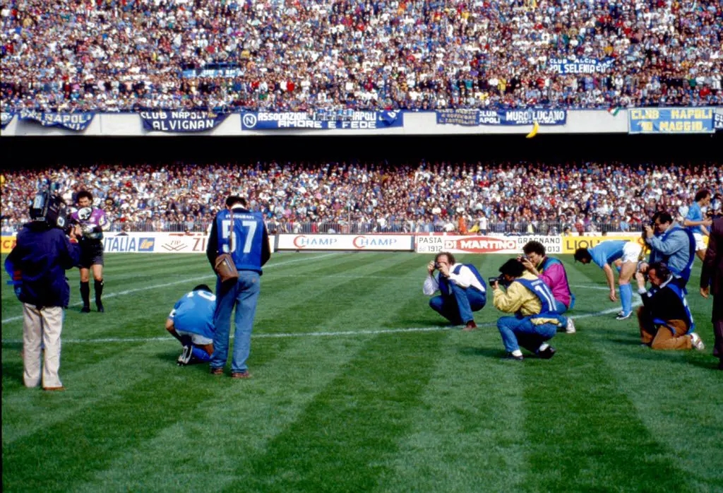 球王马拉多纳的陨落纪录片完整版,马拉多纳传奇纪录片