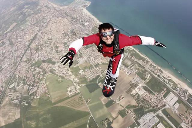 翼装飞行女大学生不幸身亡原因,翼装飞行女大学生已遇难