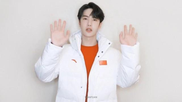 王一博代言安踏和耐克区别,王一博代言安踏官宣的名场面