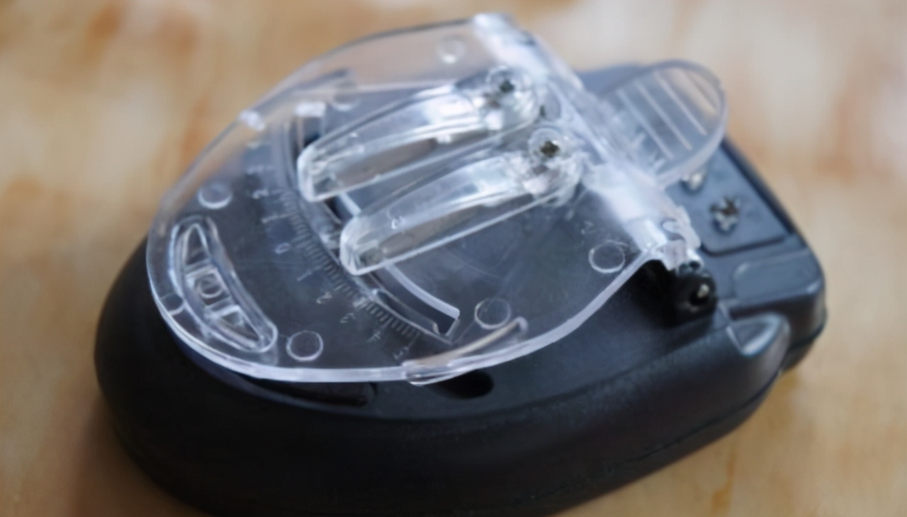 18岁发明万能充获奖被保送清华,18岁保送北大数学天才