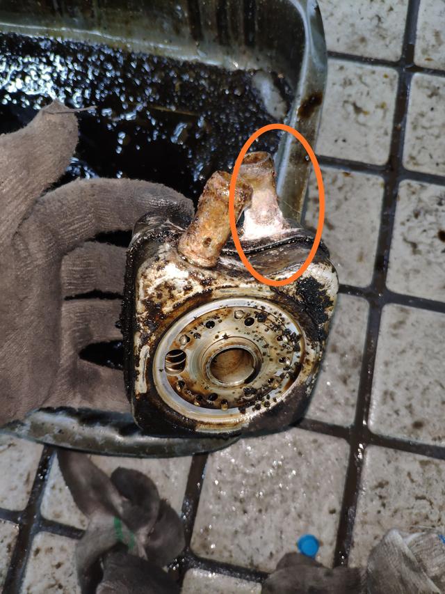 15年车龄的大众宝来水壶高温开锅，经过检查后发现一堆水管要更换