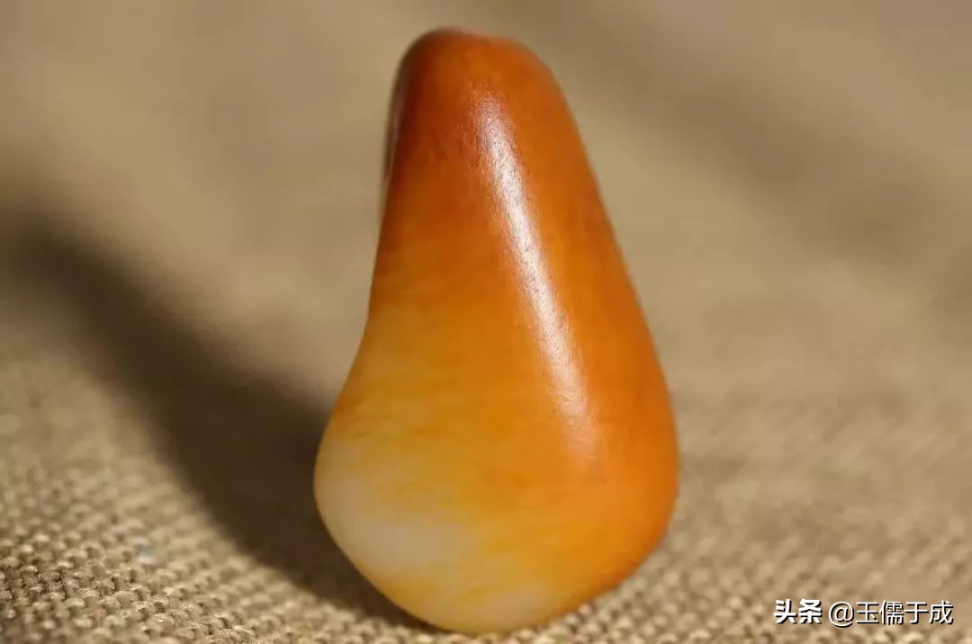 和田玉红沁和黄沁哪个更罕见,和田玉黄沁红沁哪个好