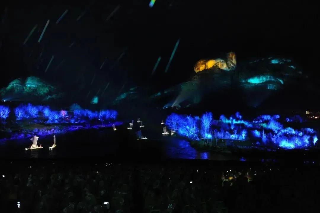 见一面吧！在秋意的武夷山看场演出~