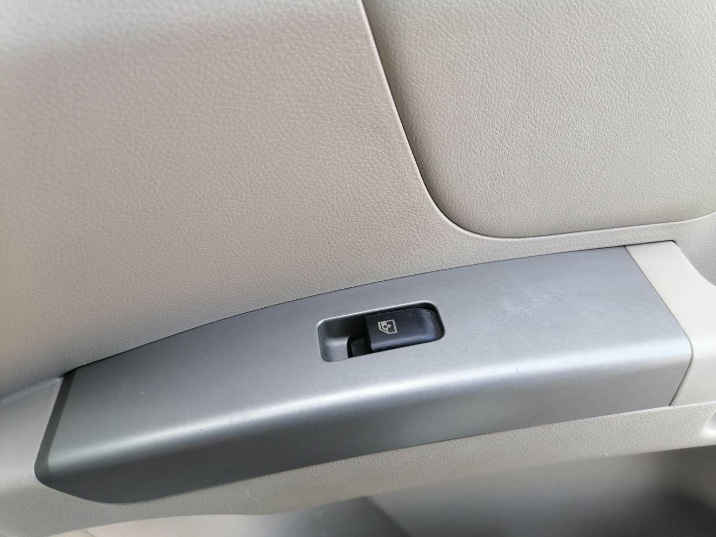 如此高配置的精品二手自动挡，累计三百万销量，人体工程学太奇葩