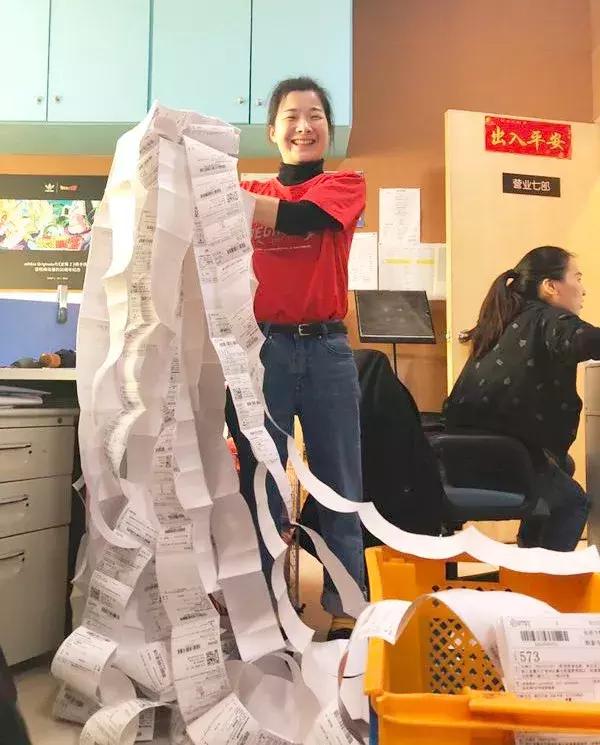 百丽女鞋这个品牌什么档次,百丽与达芙妮哪个品牌更好