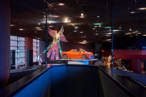 中国人烧给死人的纸扎，登上巴黎设计周，还被法国的博物馆收藏。