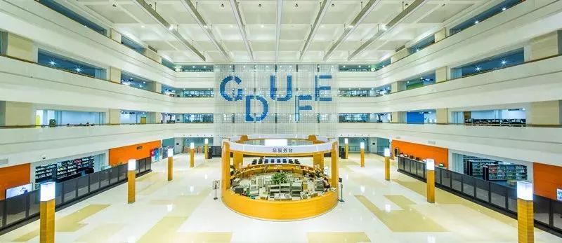 春暖花开是一年中最美丽的季节,春暖花开的季节享用大自然的美景