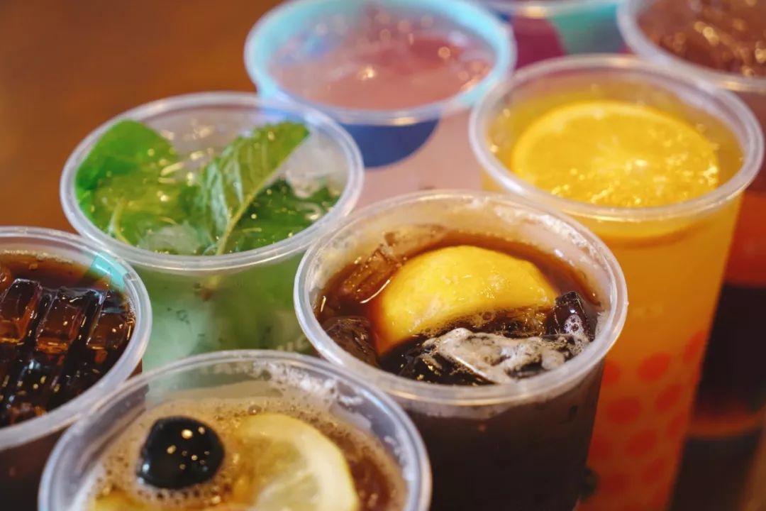 星巴克回归饮品被吐槽,星巴克推出八种饮品吐槽