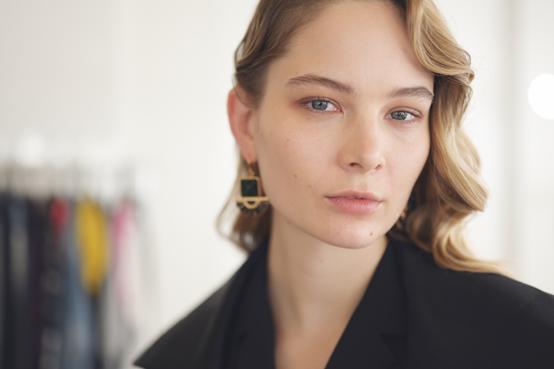 定焦镜头50mm如何拍人像,定焦镜头50mm怎么用