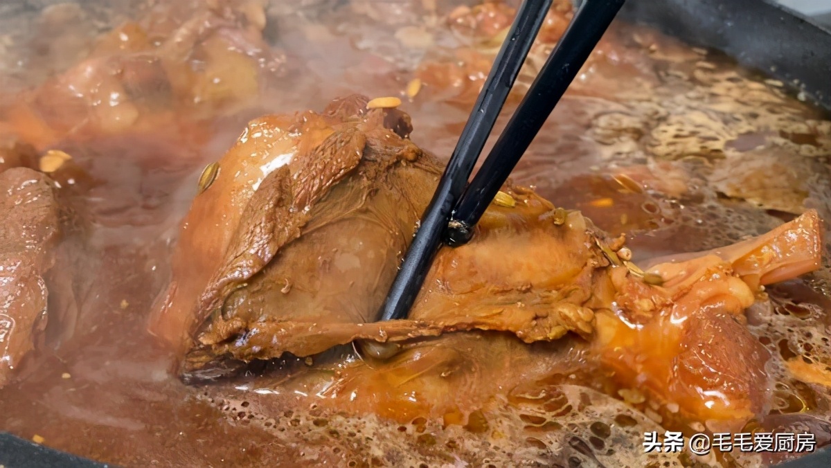 五香酱牛肉家常做法简单三步,五香酱牛肉酱香浓郁口感绝佳