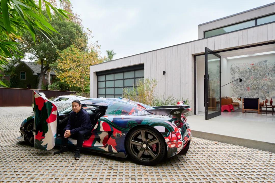 他是吴彦祖、村上隆钟爱的人，连续6年拿下漫画界奥斯卡