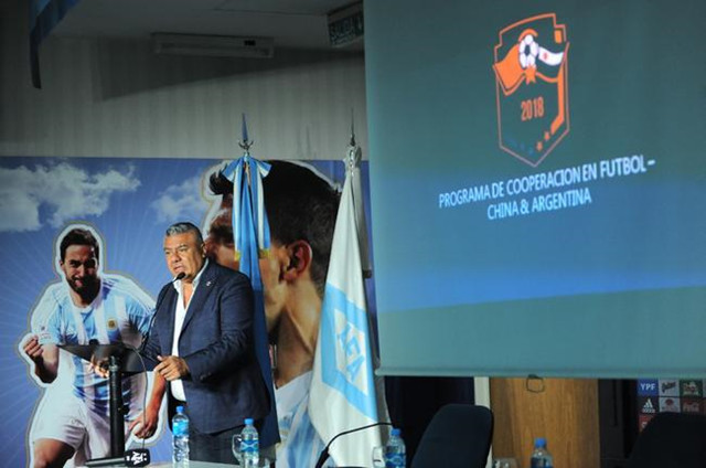 阿圭罗联手梅西,阿根廷妖星闪耀梅西阿圭罗