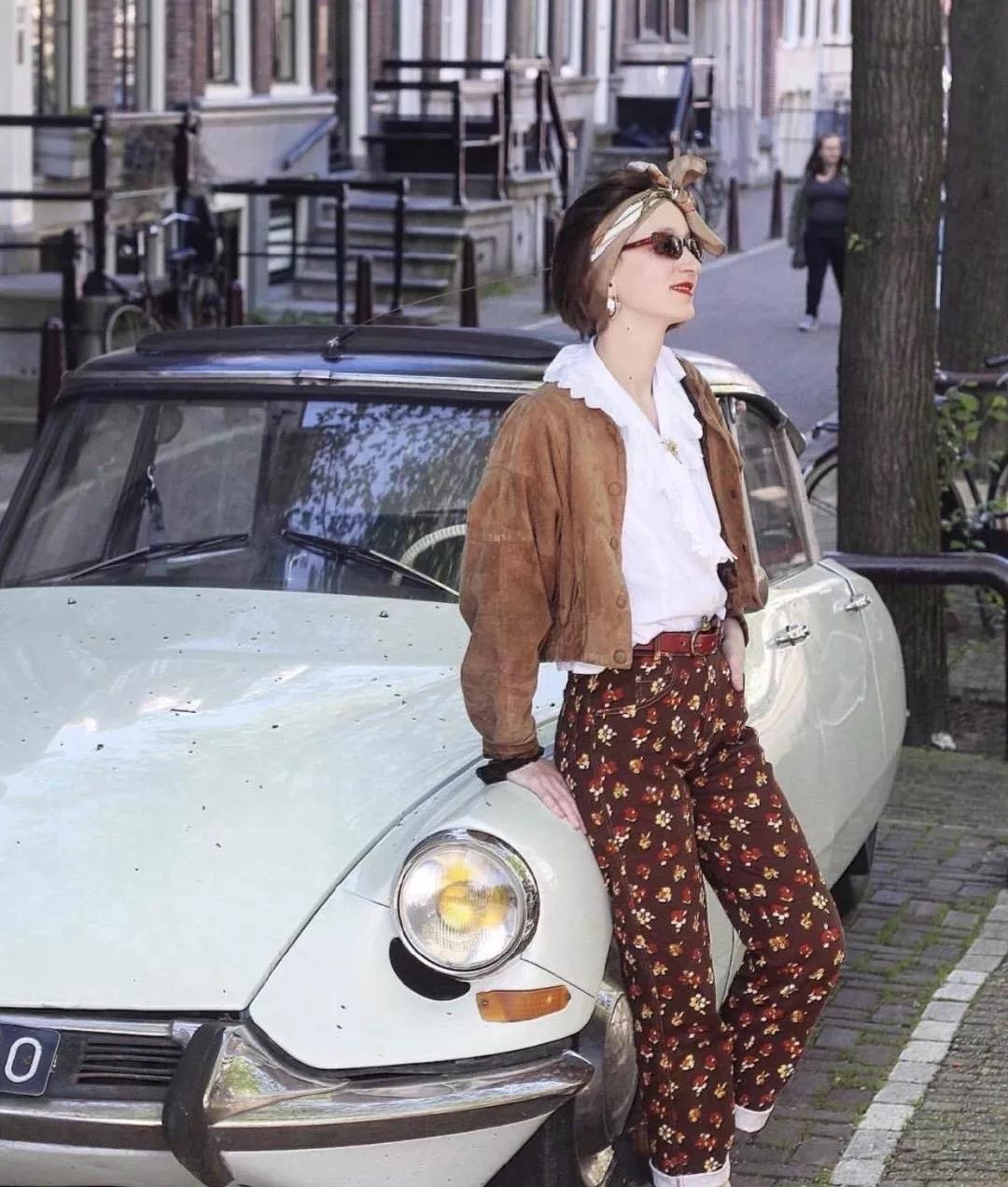 t恤奶奶裤减龄时髦显气质火了,灯芯绒裤子大码秋冬加绒奶奶裤