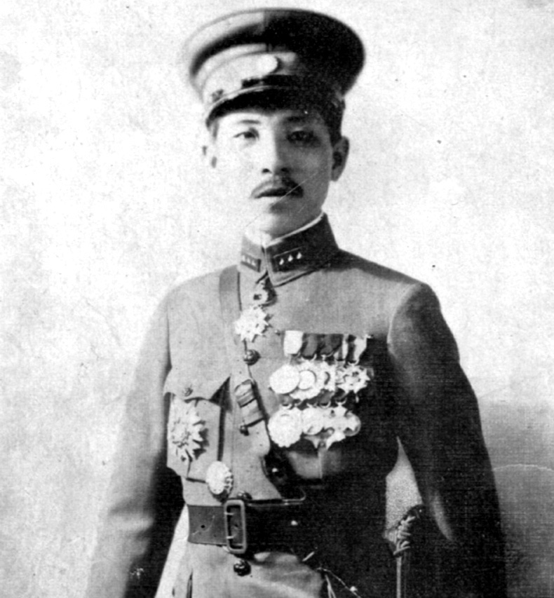 在所有抗战名将中，只有傅作义得到过最高勋章，却被他拒绝了