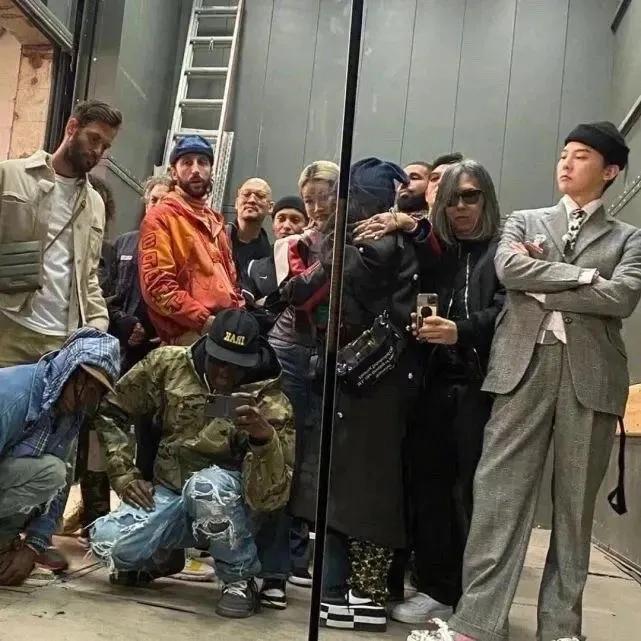 为什么你一身顶级单品、超奢联名的搭配依然一言难尽