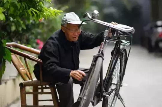 二八大杠自行车大哥,二八大杠发动机自行车