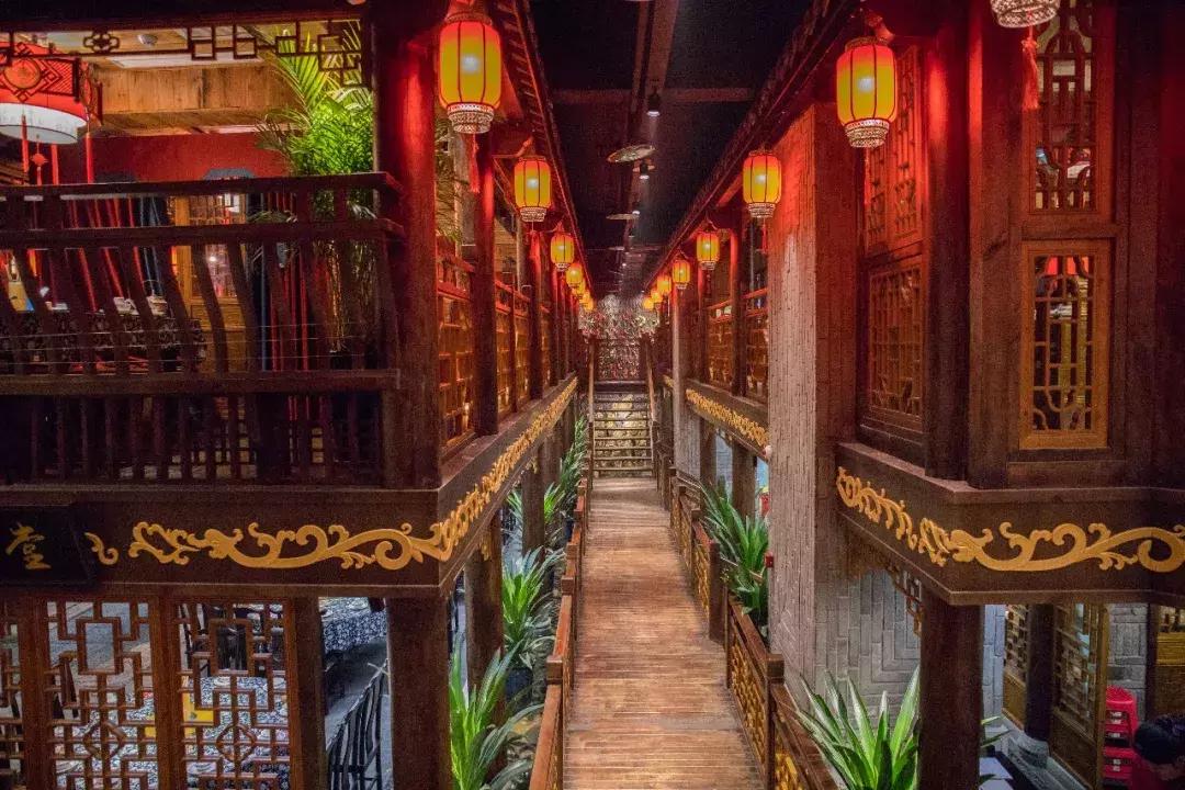 九龙坡巴国城景区,九龙坡中梁山5a景区具体在哪里