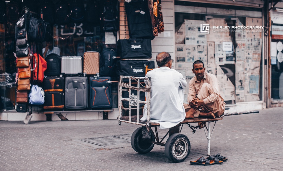 迪拜中国人打工者的真实生活,迪拜繁华城市真实生活