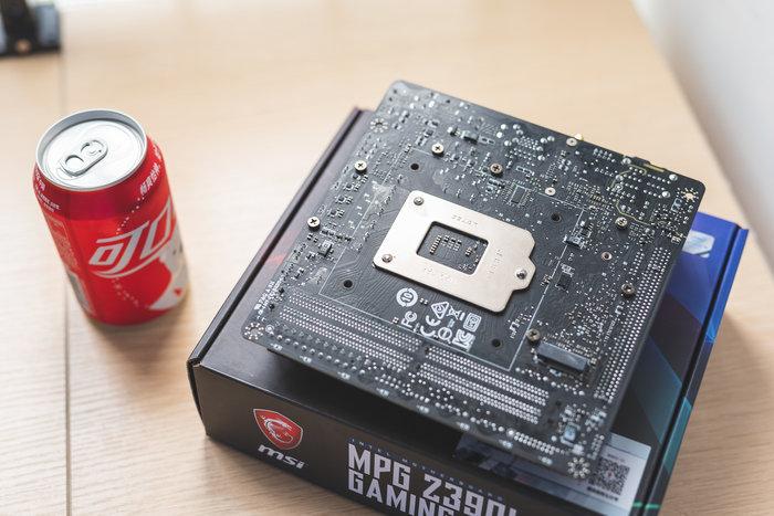 itx顶级主机配置,能提着走的机箱