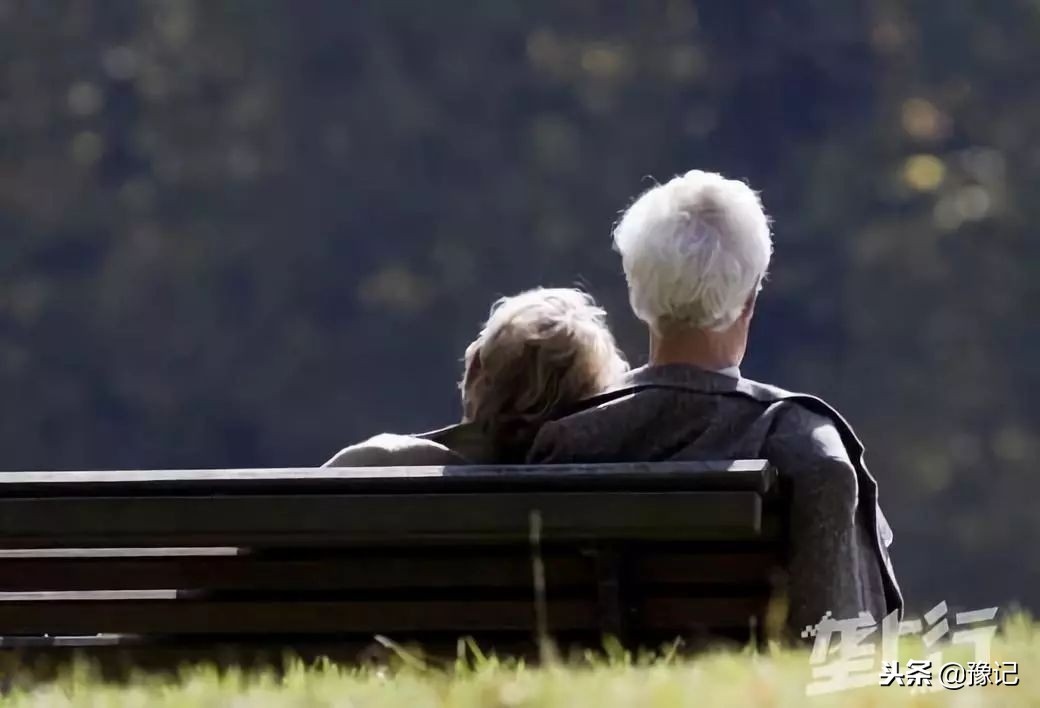 光棍刘军与侄女儿私奔之后，重男轻女的房村怎么样了？