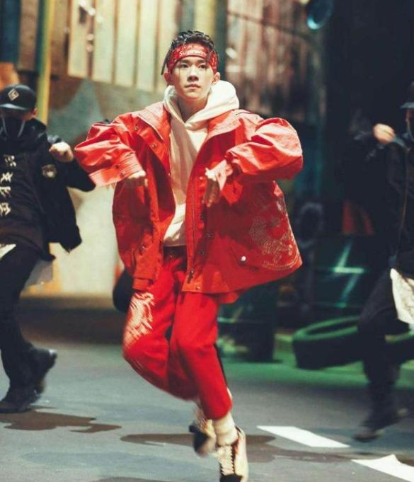 郭德纲和李健谁人能敌,李健郭德纲早期视频