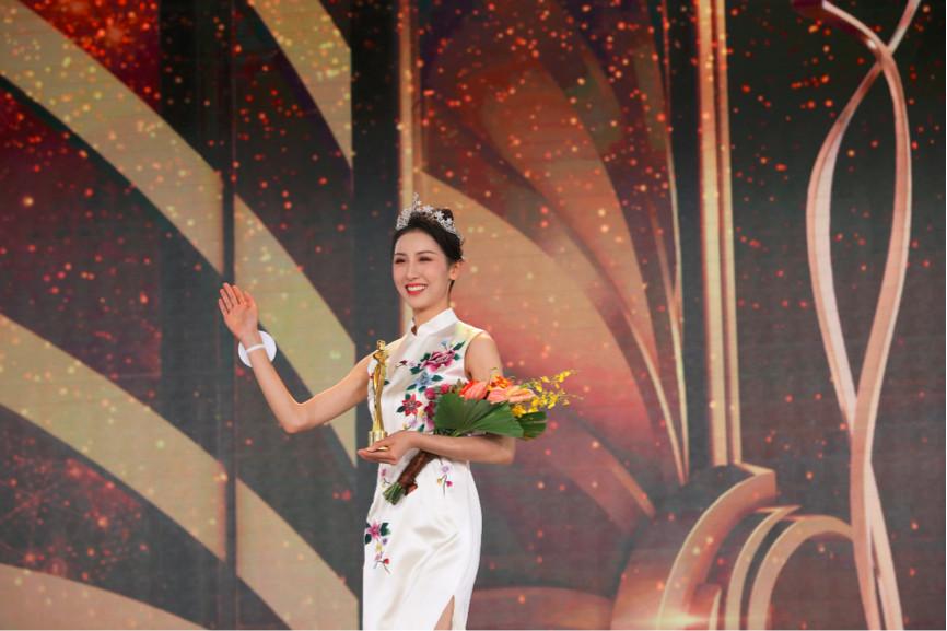 让鲁豫都想办法为难的小姐姐，到底什么来头？