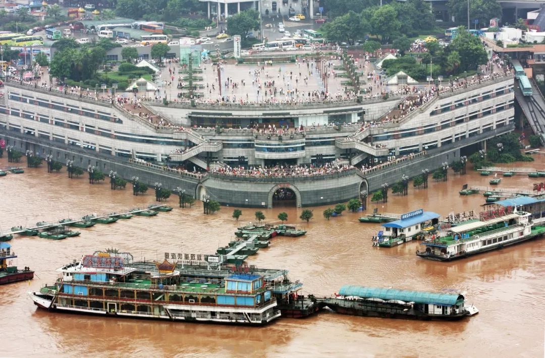 坐上高铁去旅游沿线美食尝个遍,云贵川渝高铁环线