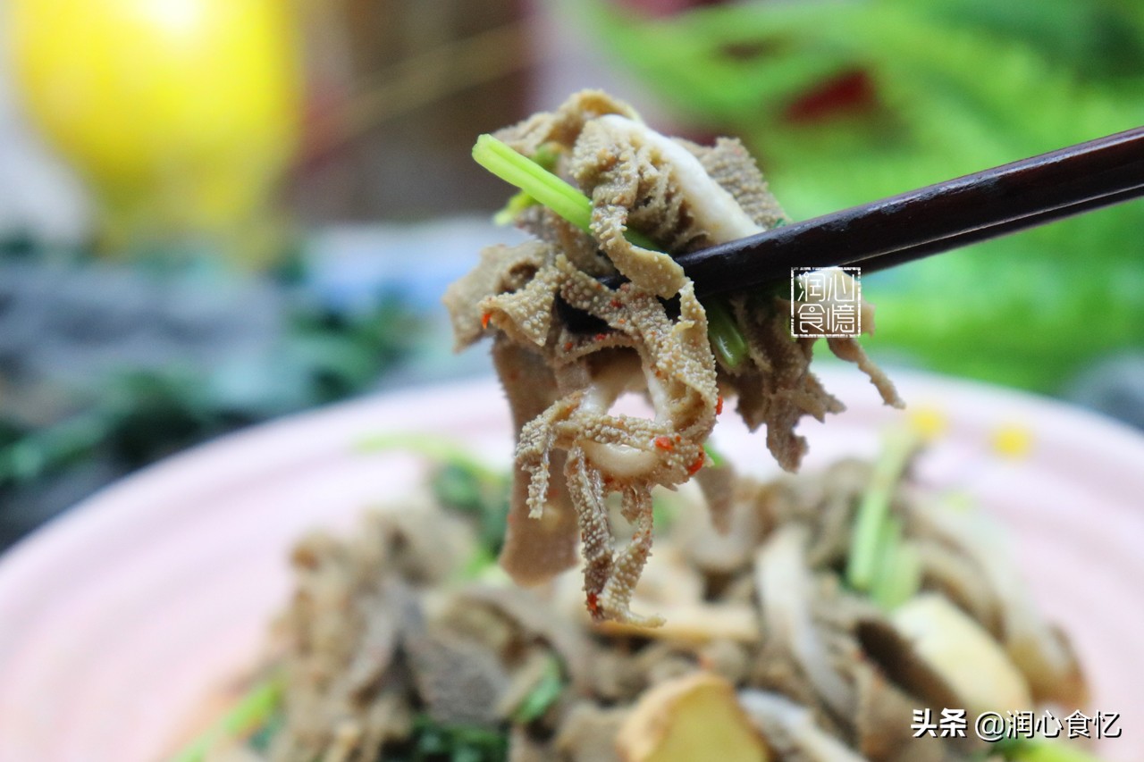 炒牛百叶是多放香菜还是少放香菜,牛百叶能和香菜一起吃吗