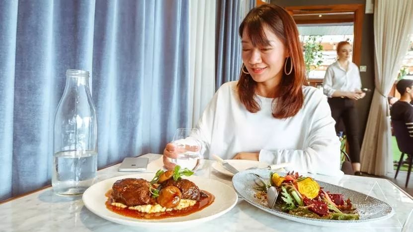 澳洲｜春意堪培拉，看袋鼠、品酒、赏花、住进动物的家