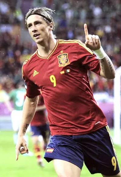 巨星的成长历程,2004欧洲杯决赛完整版回放