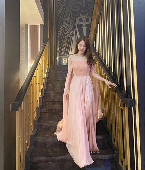 比韩剧精彩！财阀美貌千金和顶流爱豆隐婚、又密恋最帅男演员