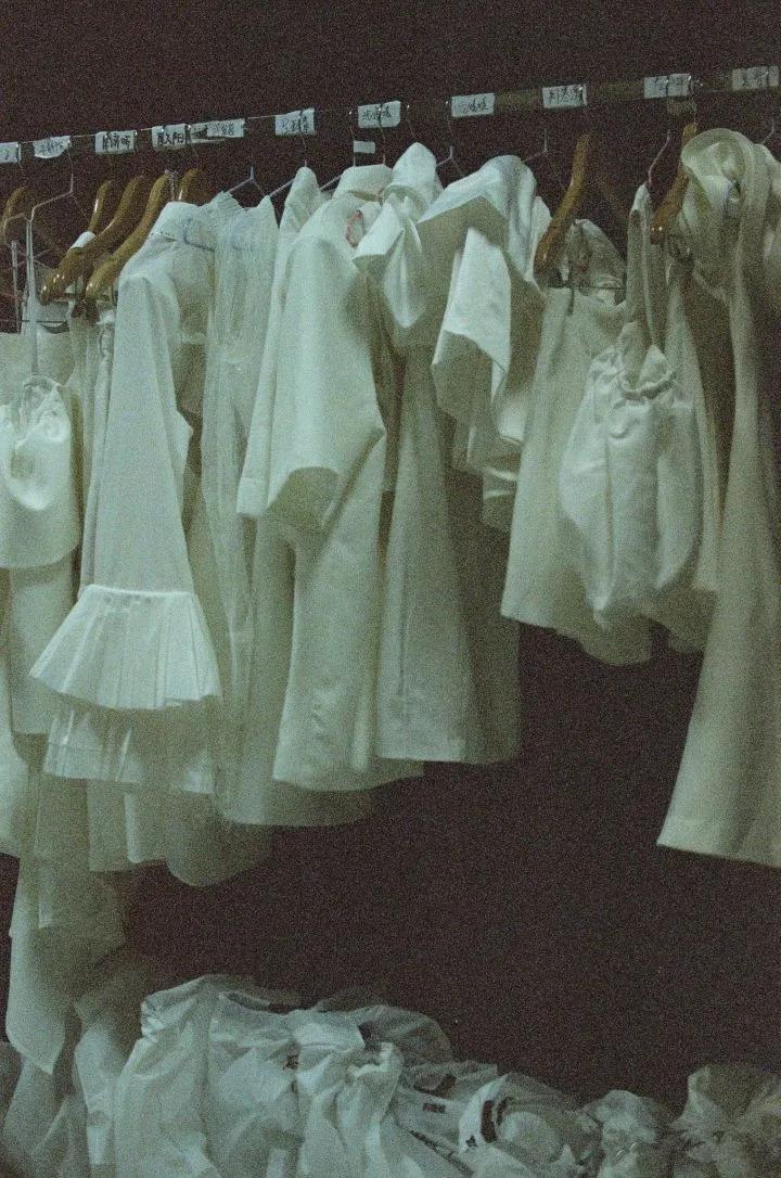 这支爆火一时又销声匿迹的合唱团因为“太好哭”得人民日报点赞？